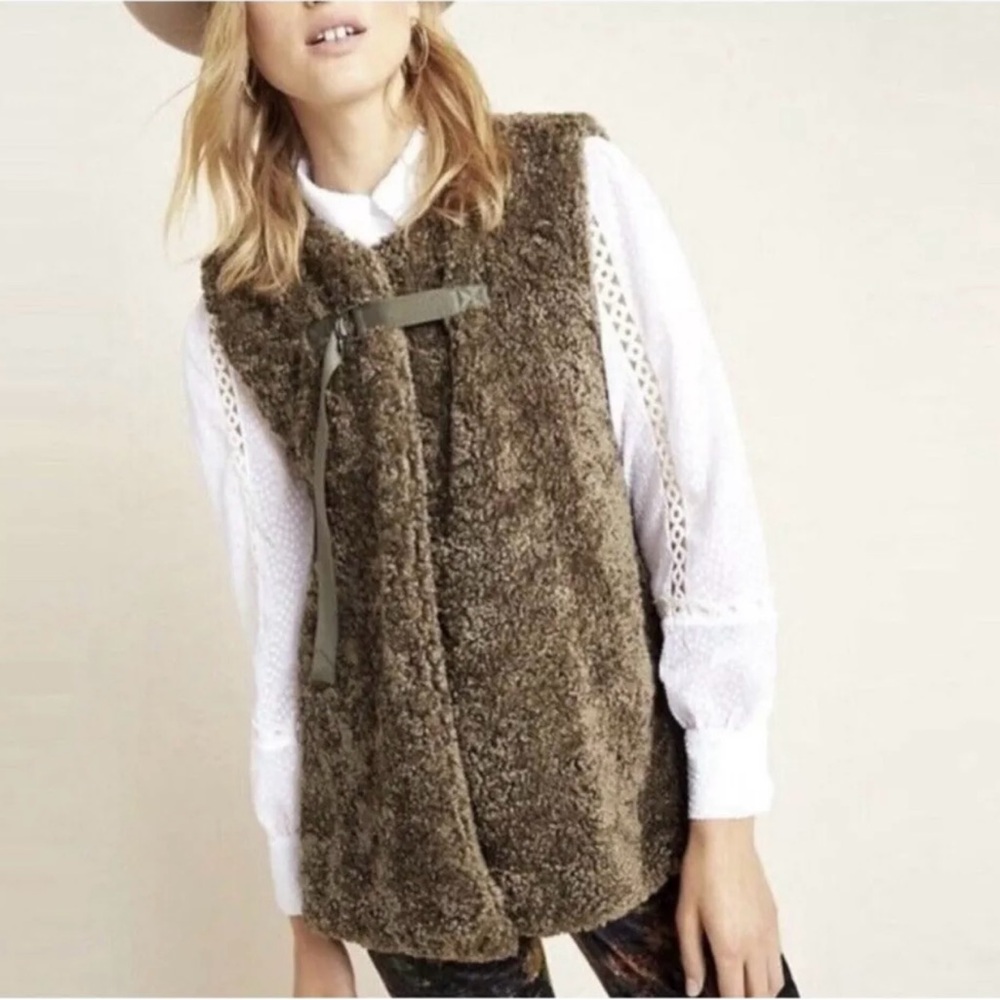 Anthropologie Vest akemi + kin olive green Alonna Sherpa fuzzy soft fur cozy OS